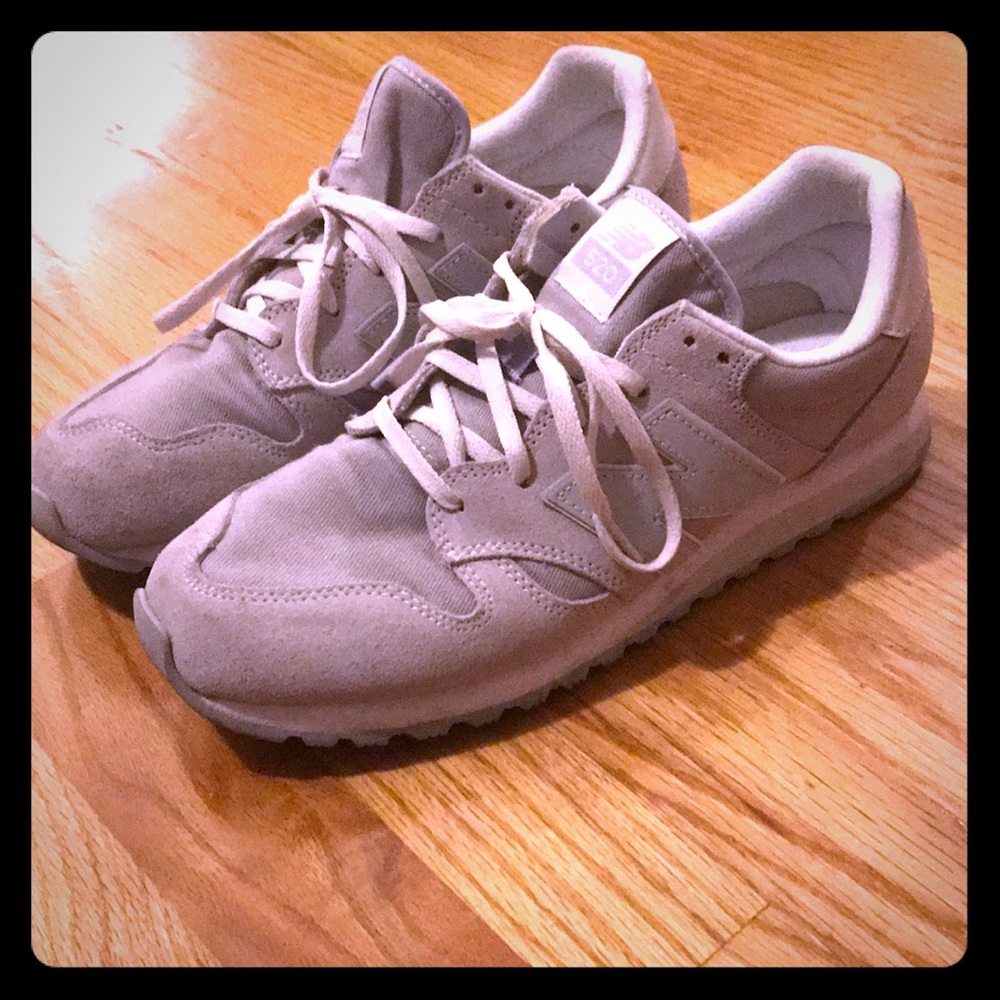 New Balance 520 sneakers